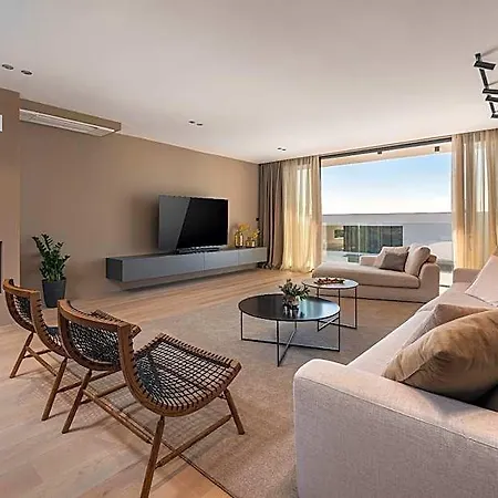 Hotel Aruna 3*