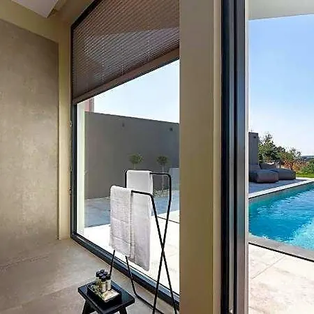 Aruna Hotel 3*