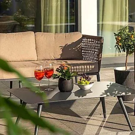 Aruna Hotel 3*
